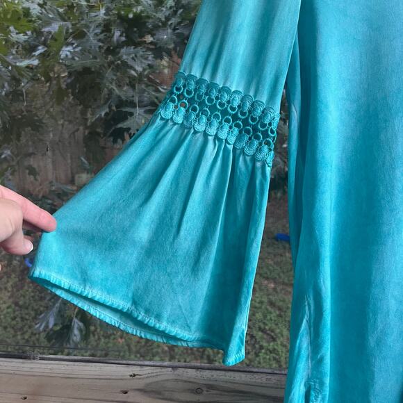Floral & Ivy Women's Turquoise Flare Sleeve Boho Top Size M. NEW - Picture 3 of 7